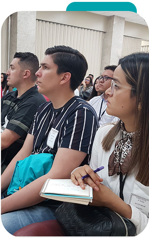 Jóvenes en una capacitación